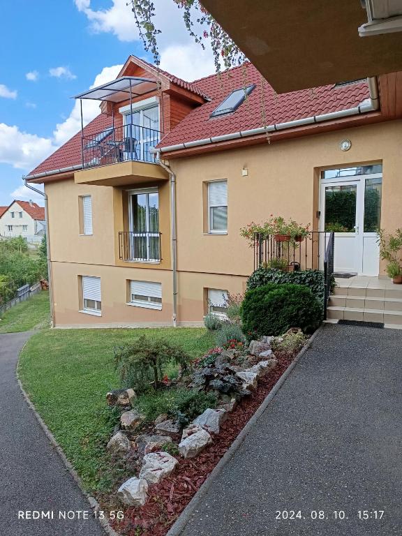 Zita Apartman