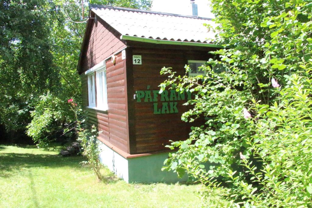 Páfrány - Lak