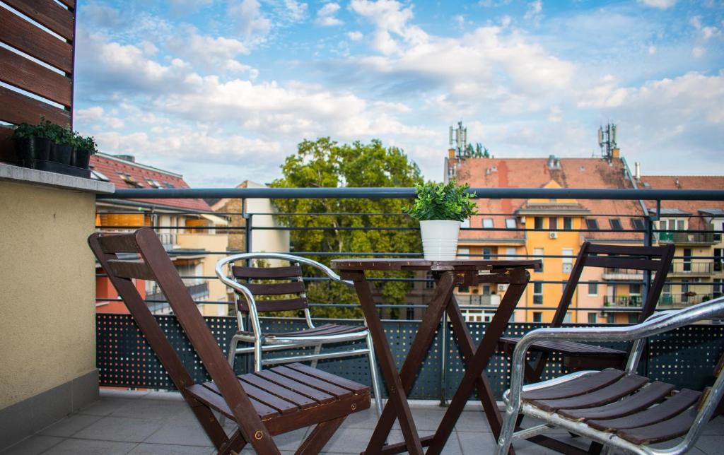Viola Apartment