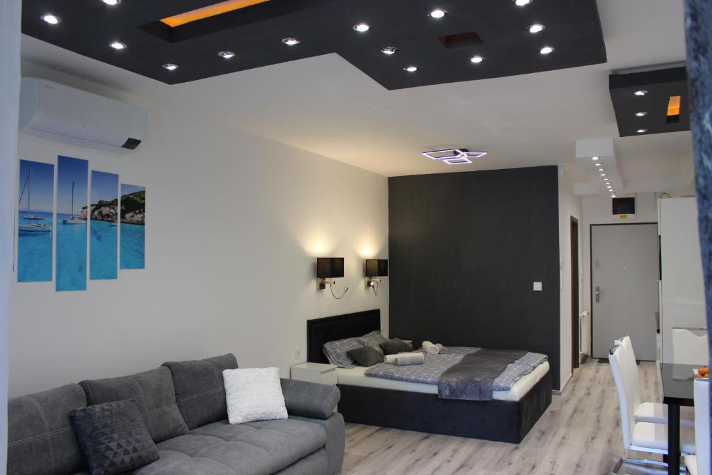 Edison Villa 106