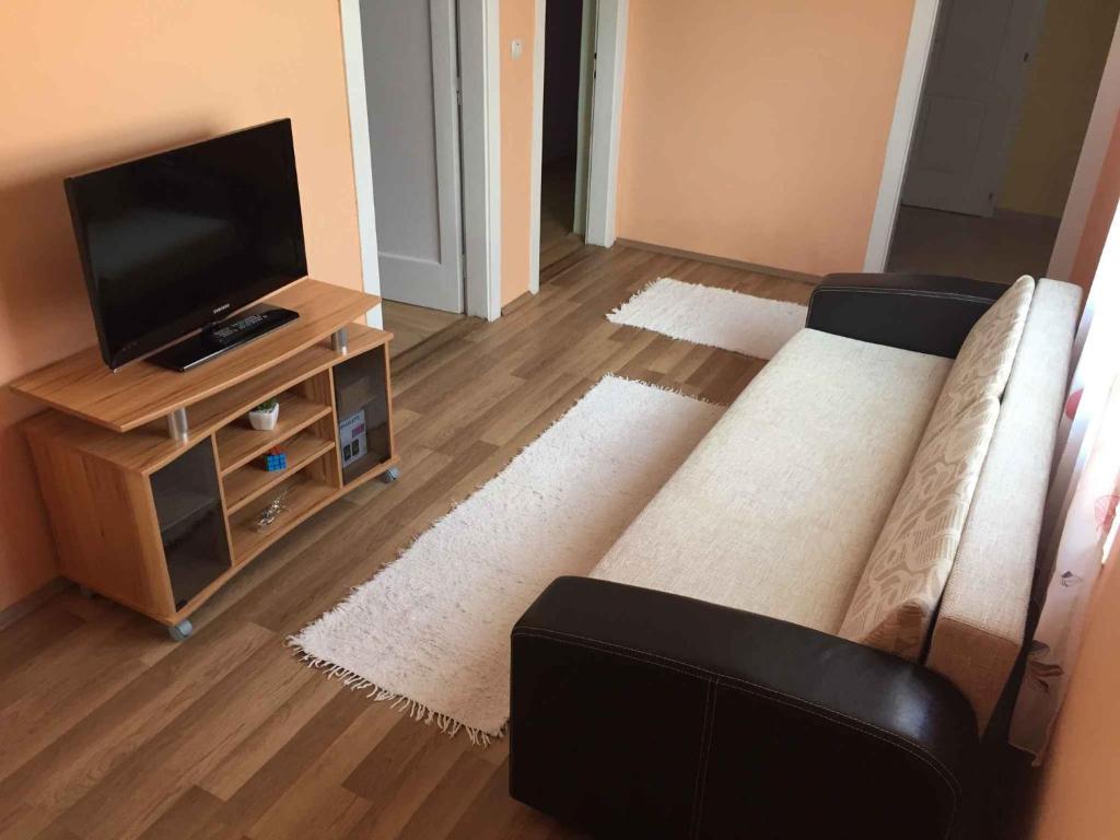 Holiday home in Balatonkeresztur 38011