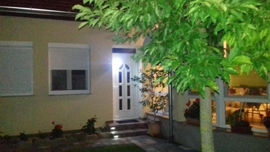 Ferienwohnung in Bük im Parterre mit Garten