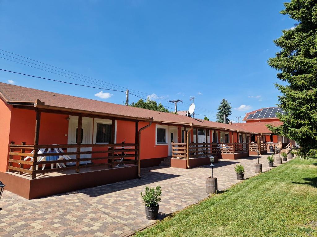 Boglárka Apartmanház