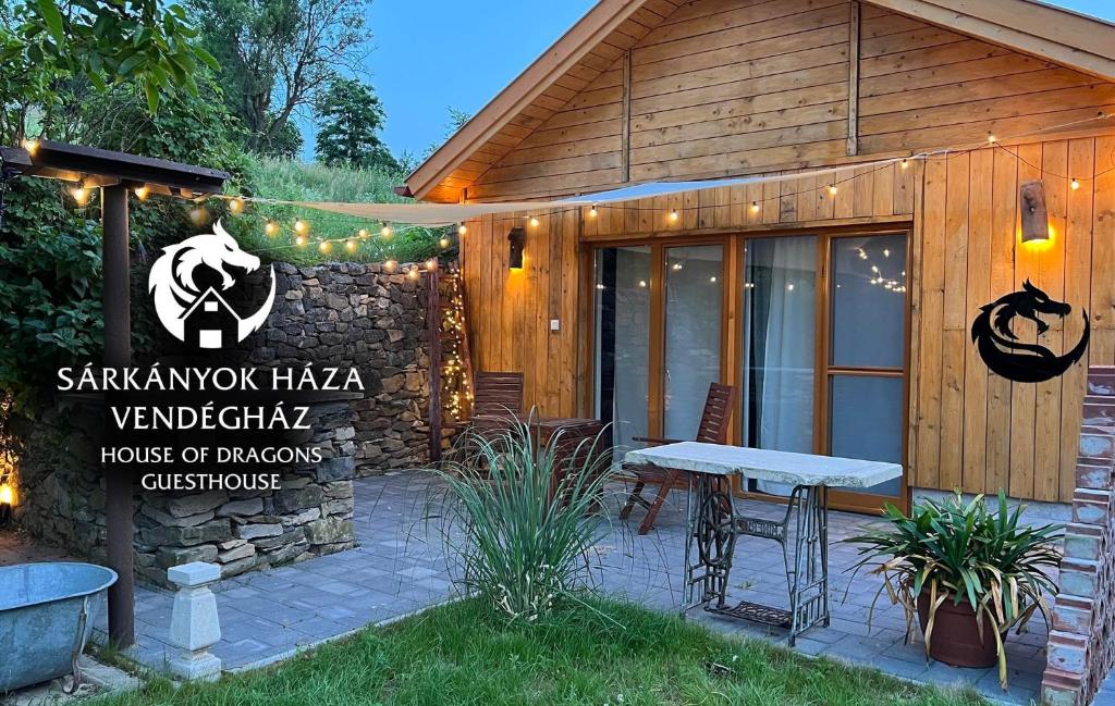 Sárkányok Háza Vendégház - House of Dragons Guesthouse