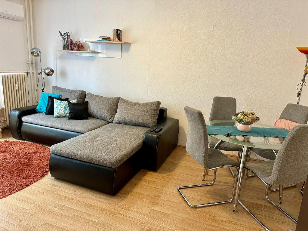 Kata Apartman